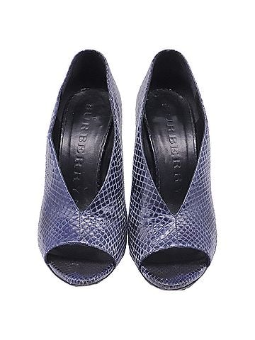 Burberry Burberry Peep-Toe Pumps in Navy Blue Snakeskin Leather (view 2)