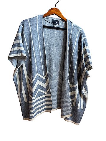 La Fee Verte Poncho (view 1)