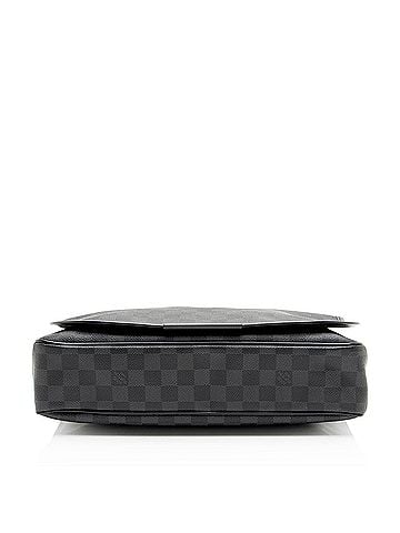 Louis Vuitton Louis Vuitton Damier Graphite Daniel MM Messenger (view 2)