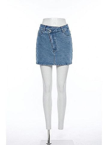 Le Lis Women's The Jetty Mid Rise Denim Skort in Blue (view 1)