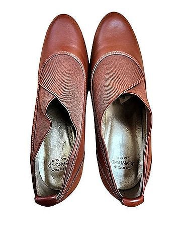 Joan & David Circa Luxe Heels (view 2)