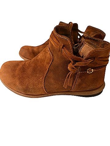 Born Boots (view 1)