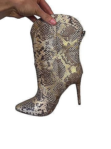 Anne Michelle Heels (view 1)
