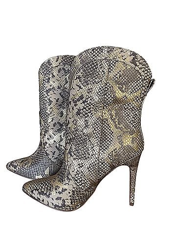 Anne Michelle Heels (view 2)