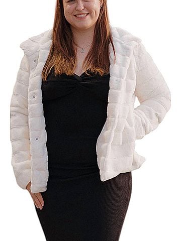 En Creme Lola Fluffy Coat in White (view 2)