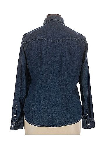 Levi's Button-Down Shirt (view 2)
