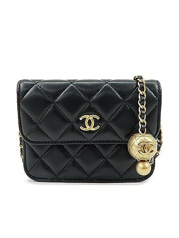 Chanel Pearl Crush Flap Clutch With Chain Quilted Lambskin Black Leather Clutche &amp; Pouche Bag (view 1)