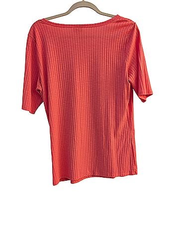 Lularoe Gigi Short Sleeve Blouse (view 2)