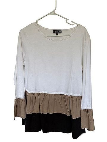 The Pyramid Collection Long Sleeve T-Shirt (view 1)