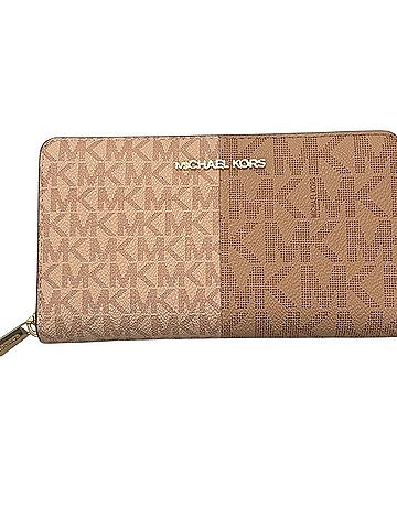 Michael Kors Jet Set Charm Clutch (view 2)