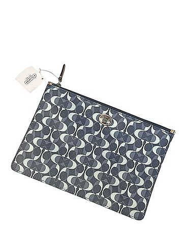 Coach Tech Pouch F67517 Clutch (view 2)
