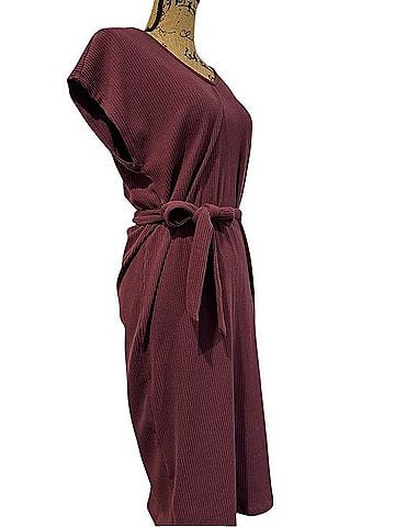 Old Navy Sleeveless V-Neck Midi Dress Casual Dress (view 2)