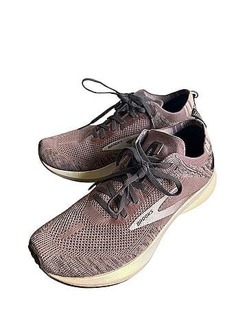 Brooks Levitate 4 Sneakers (view 1)