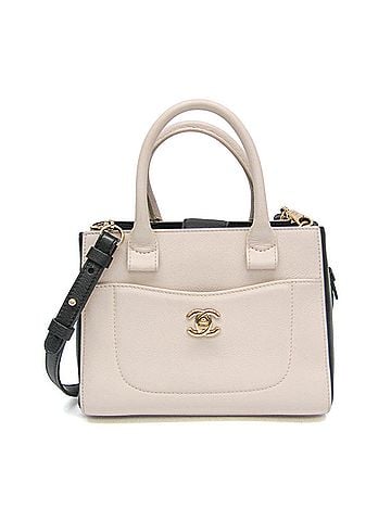 Chanel Chanel Neo Executive Tote Mini Women's Leather Handbag,Shoulder Bag Black,Off-white (view 1)