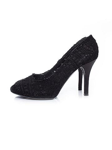 Dolce & Gabbana Dolce &amp; Gabbana Lace pump in black. (view 2)