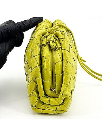 Bottega Veneta The Pouch Intrecciato Nappa Green Leather Clutche &amp; Pouche Bag (view 2)