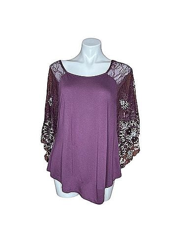 Akemi + Kin Short Sleeve T-Shirt (view 2)