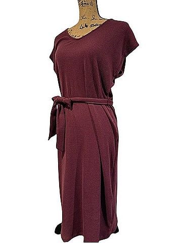 Old Navy Sleeveless V-Neck Midi Dress Casual Dress (view 1)
