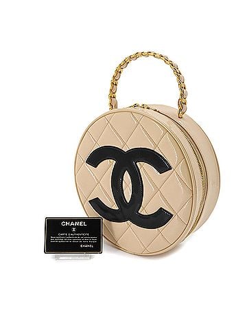 Chanel Chanel Matelasse Round Vanity Handbag, Patent Leather, Beige, Gold Hardware (view 2)