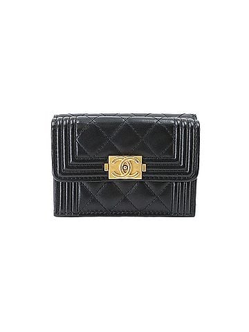 Chanel Chanel Boy Small Flap Wallet Tri-fold Lambskin Black A84432 Boychanel (view 1)