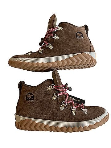 Sorel out &amp; about Boots (view 1)