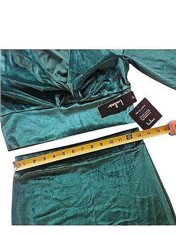 Lulus Emerald Green Velvet Long Sleeve Crop Top &amp; Midi Skirt Set Casual Dress (view 2)
