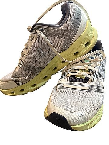 On cloudgo Sneakers (view 2)