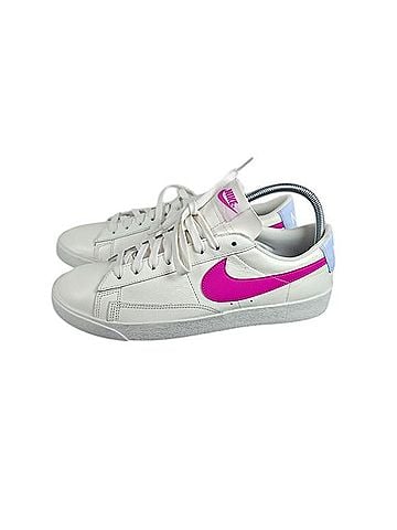 Nike Blazer Low Sneakers (view 2)