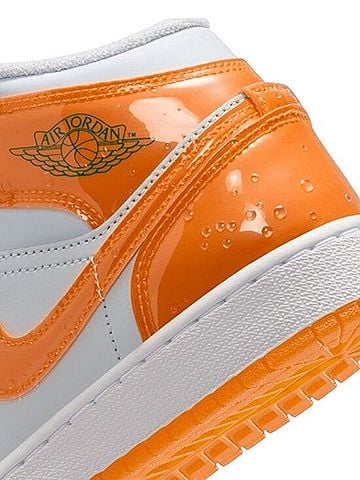 Nike Air Jordan 1 Mid SE Sneakers (view 2)