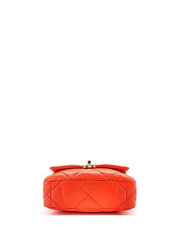 Chanel 19 Flap Bag Quilted Leather Medium (view 2)
