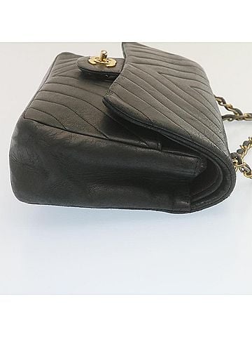 Chanel Vintage Classic Double Flap Chevron Lambskin Black Leather Handbag (view 2)